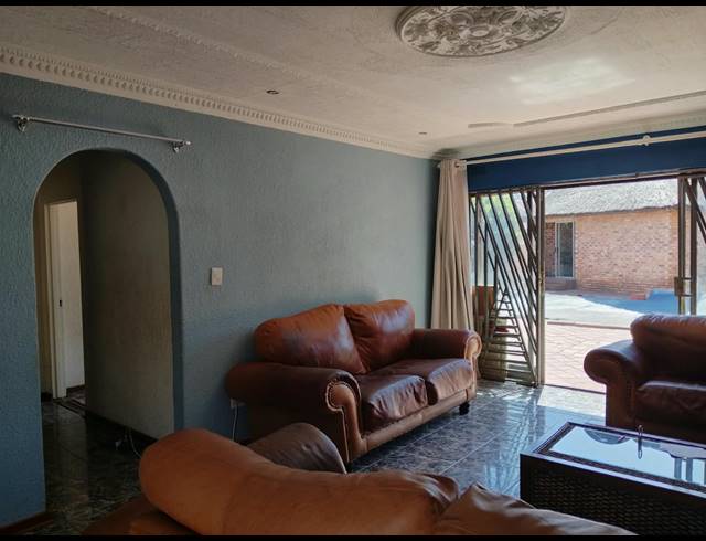 3 BEDROOM HOUSE FOR SALE IN BIRCH ACRES